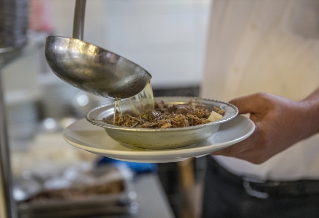 Şanlıurfa'da kahvaltı sofralarını asırlardır 'tirit' süslüyor